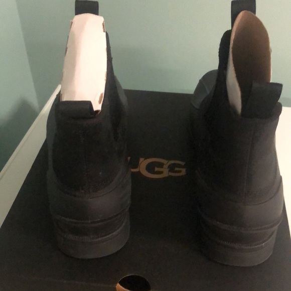 Ugg Gatson Chelsea Boots Size 9 - Picture 3 of 6
